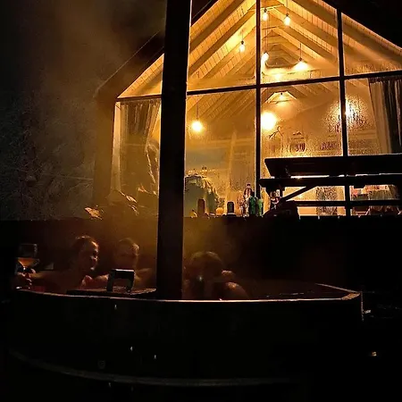 Dom wakacyjny Szklana Stodoła *